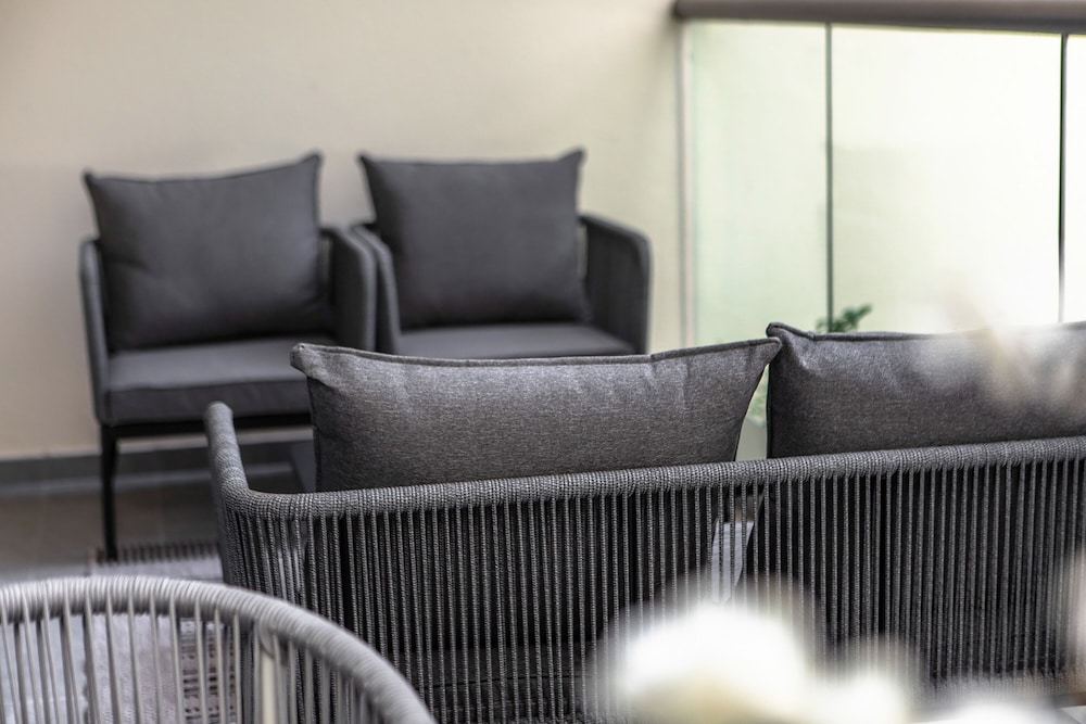 New cozy 1BR in Business Bay
