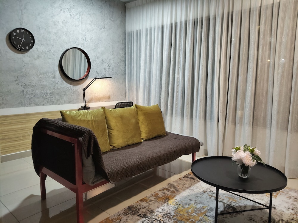 Arte Ampang Klcc 2 BR Homestay, 4-6 pax