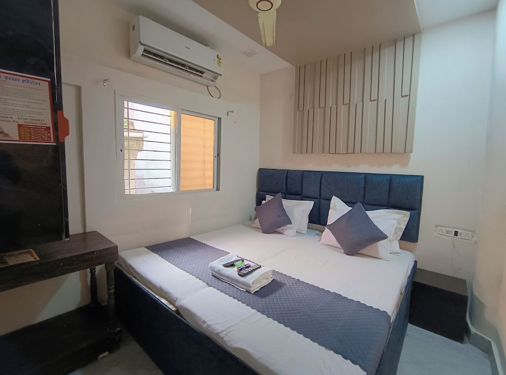 Shri Radha hotels