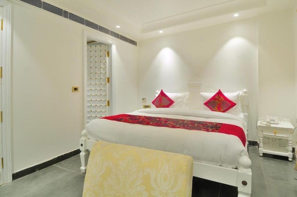 The Pinky Villa Heritage Boutique Suites