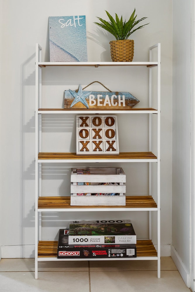 Family-friendly Stay Walk to Beach & Parks