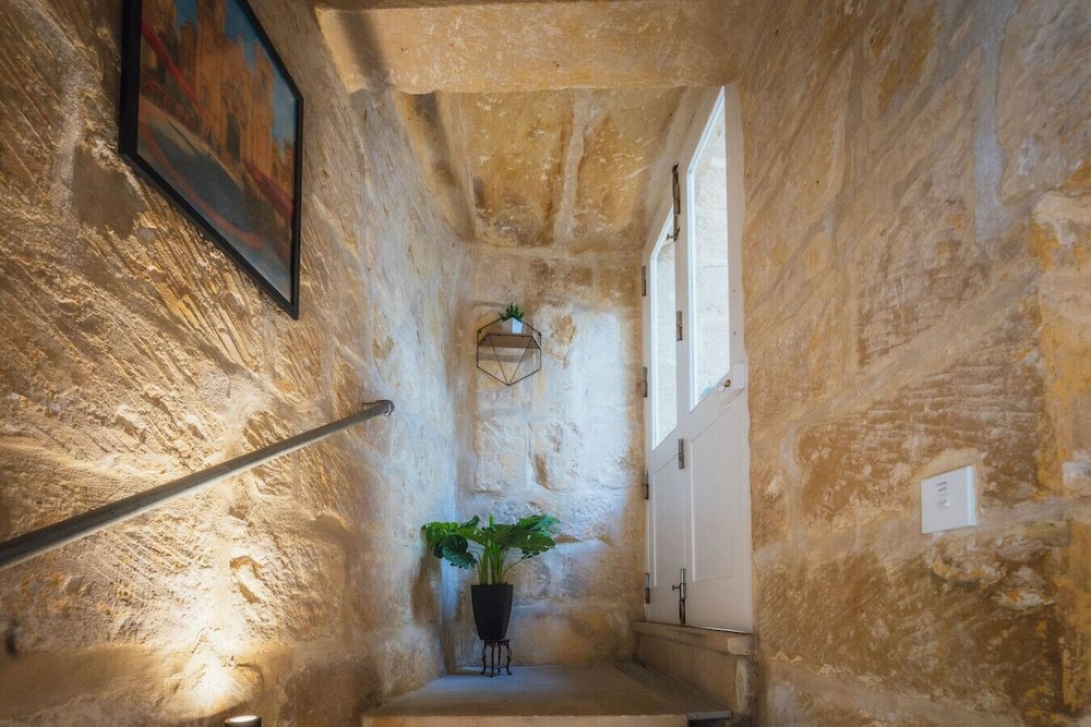 Traditional 500 Year old Gozitan Townhouse