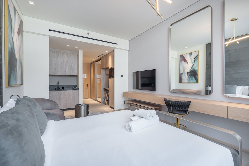 A Premium and Modern Studio in The Autograph JVC
