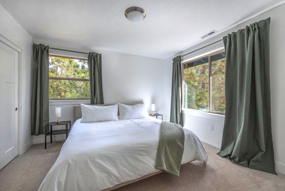 Evergreen Retreat A 30 Night Minimum 3 Bedroom Home