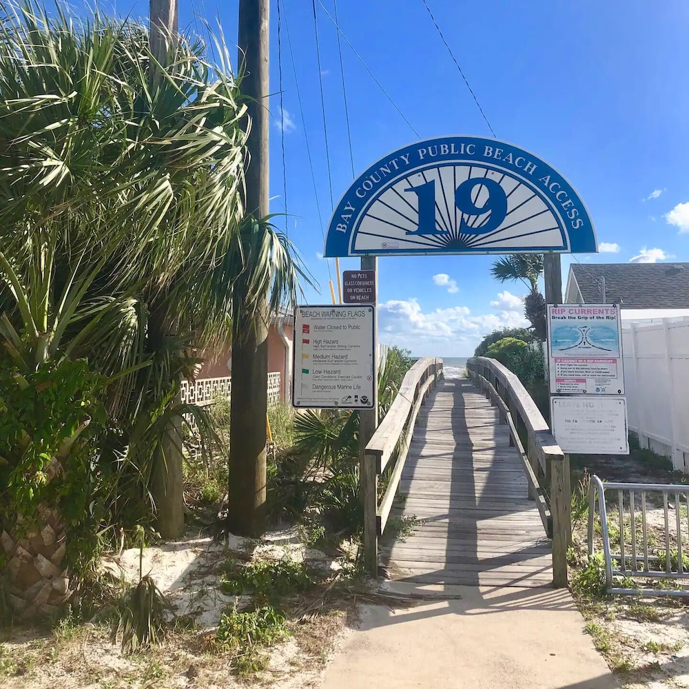 Surf Shack - Classic PCB - Steps to Beach Access