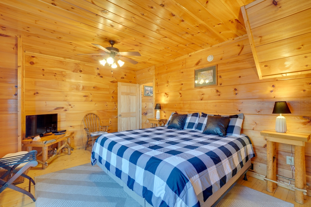 Yonder View Cabin: 2 Decks, Hot Tub & Game Room! view 3