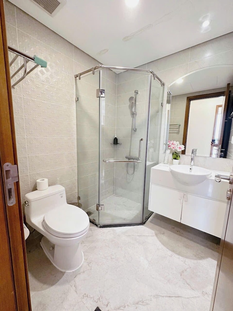 The Aquamarine Landmark Suites - Poolside Access at L4B