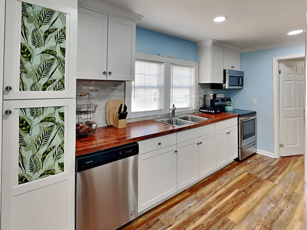 East Coast Ku'uipos Cottage by Carolina Retreats