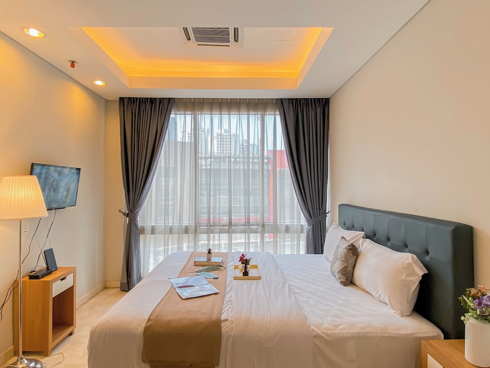 Strategic 2Br Apartment With Private Lift At Masterpiece The Epicentrum Kuningan
