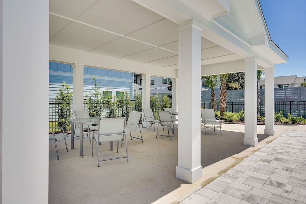 2 Mi to Ocean: Townhome w/ Pool & Dog Park in Pcb!