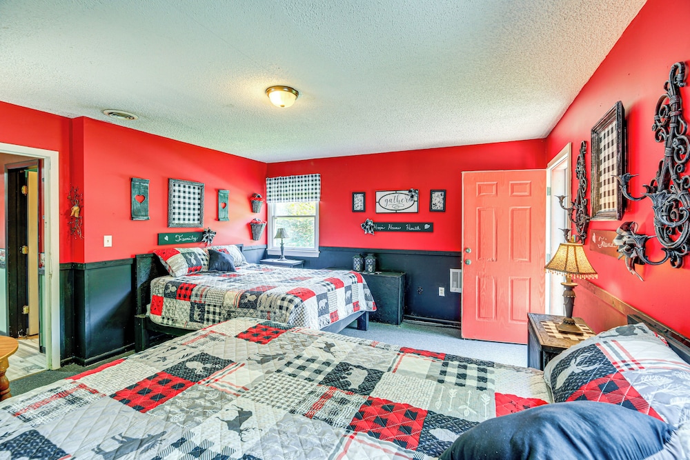 1 Mi to Hatfield-mccoy Trails: Apt in Matewan