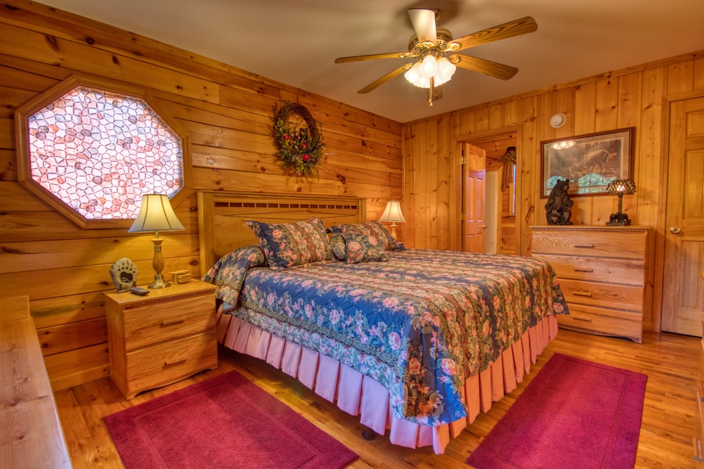 Smoky Mountain Getaway #435 view 3