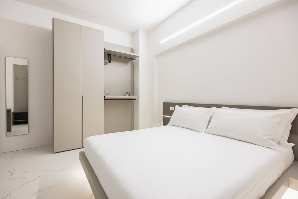 Excelsior Station Suite