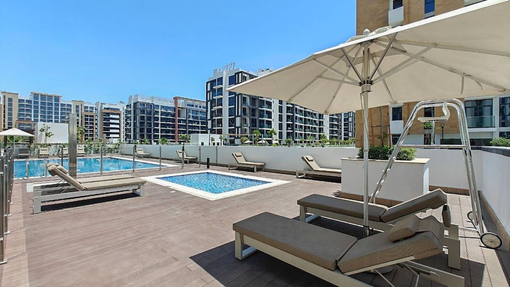 Stylish Studio Retreat in Riviera 33 Near Downtown
