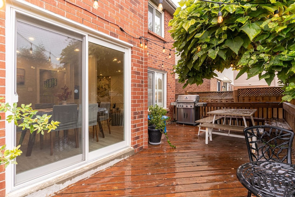 Family Lounge 4BR Crib Patio BBQ