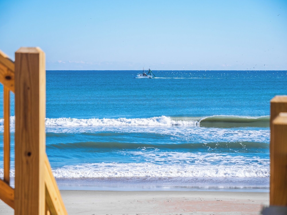 Vintage Vacation by Topsail Realty