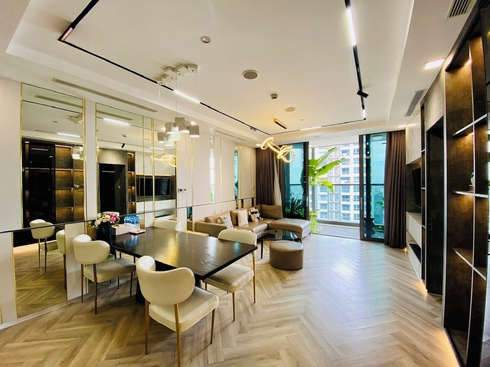 Serenity Serviced Apartments-Landmark 81