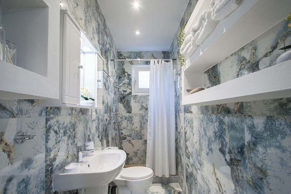 SkyFrame Apartments