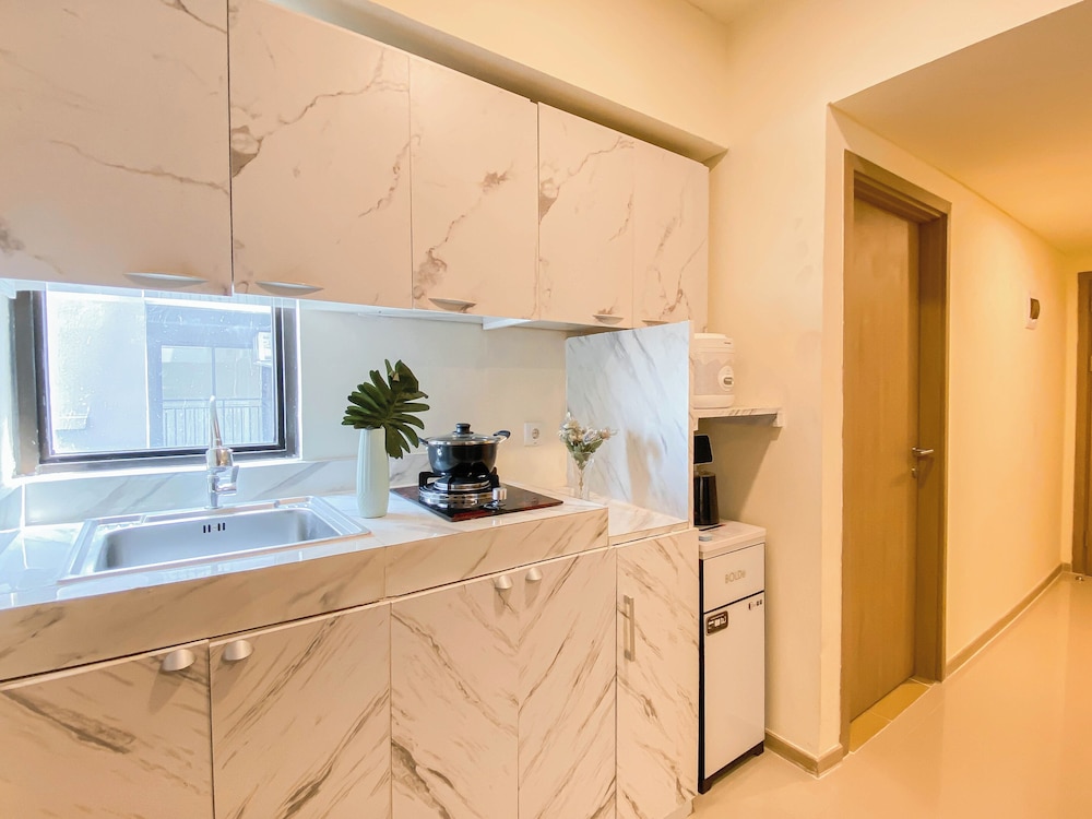 Simple And Bright 3Br At Meikarta Apartment