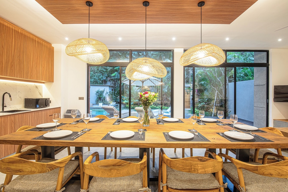 Enchanting 5BR Canggu Villa Moments to Sea