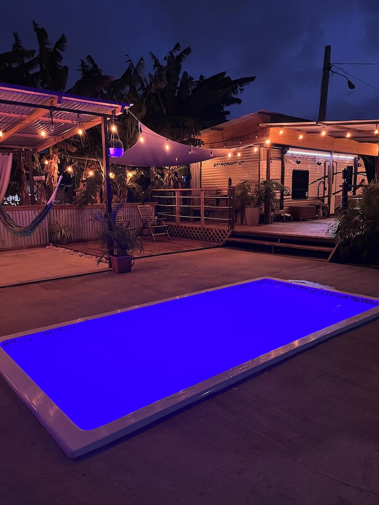 El Camper with private pool