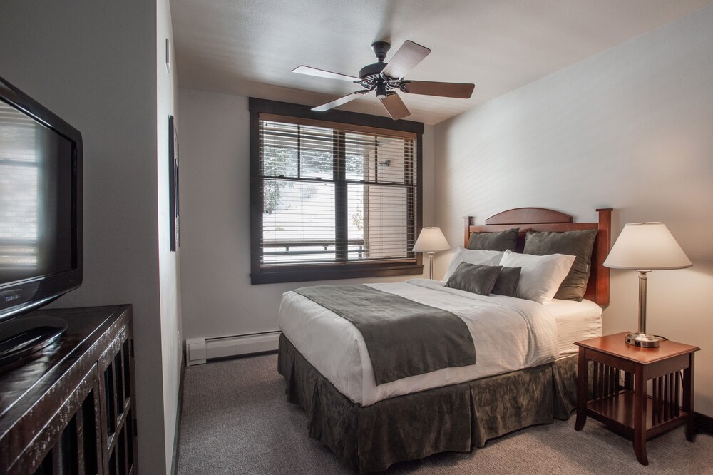 Zephyr Mountain Lodge Vacation Condos - Winter Park CO