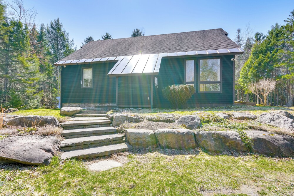 6 Mi to Lake & State Park: Hideaway in Elmore!