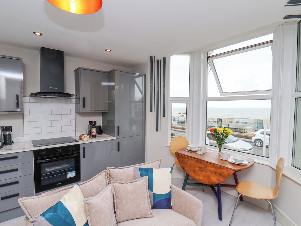 Apt 4 @ Hunter's Quay