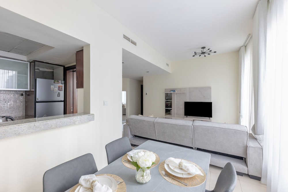 Bright & Cozy Apartment in Dubai Marina