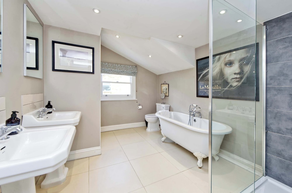 Stunning 3 bed Home With Garden - Wandsworth