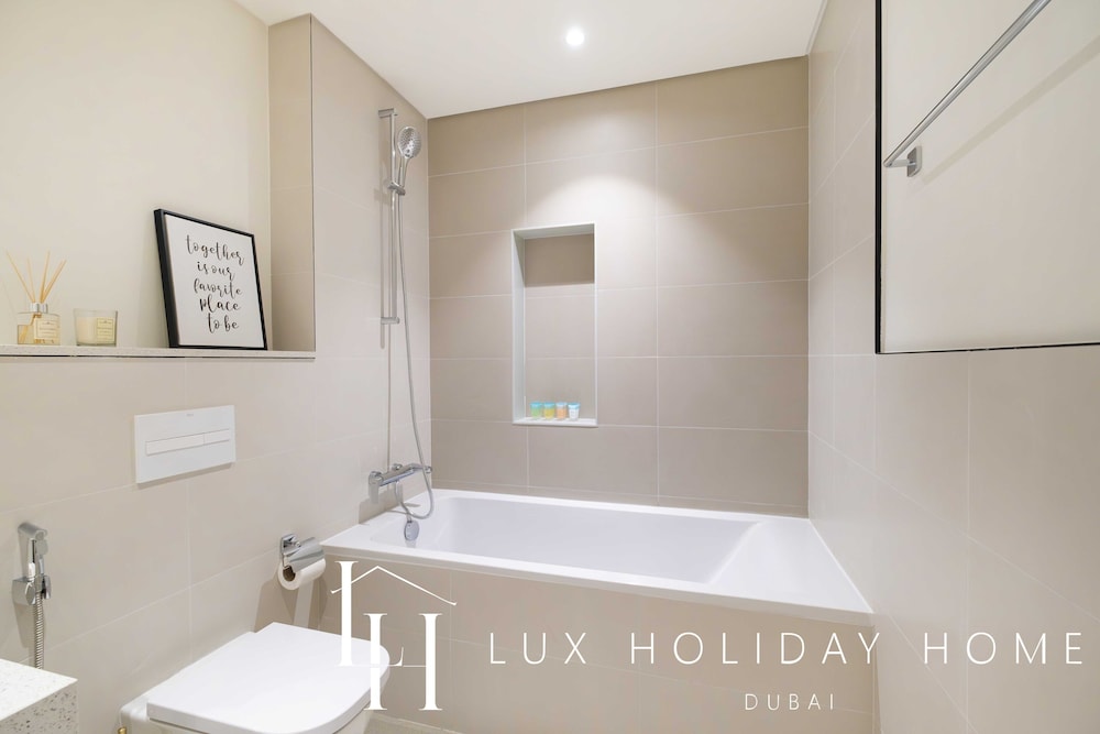 LUX The Marina Vista Beachfront Suite