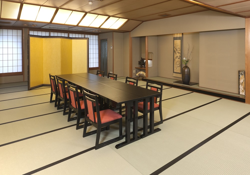 Kyoto Arashiyama Onsen Ryokan Hanaikada