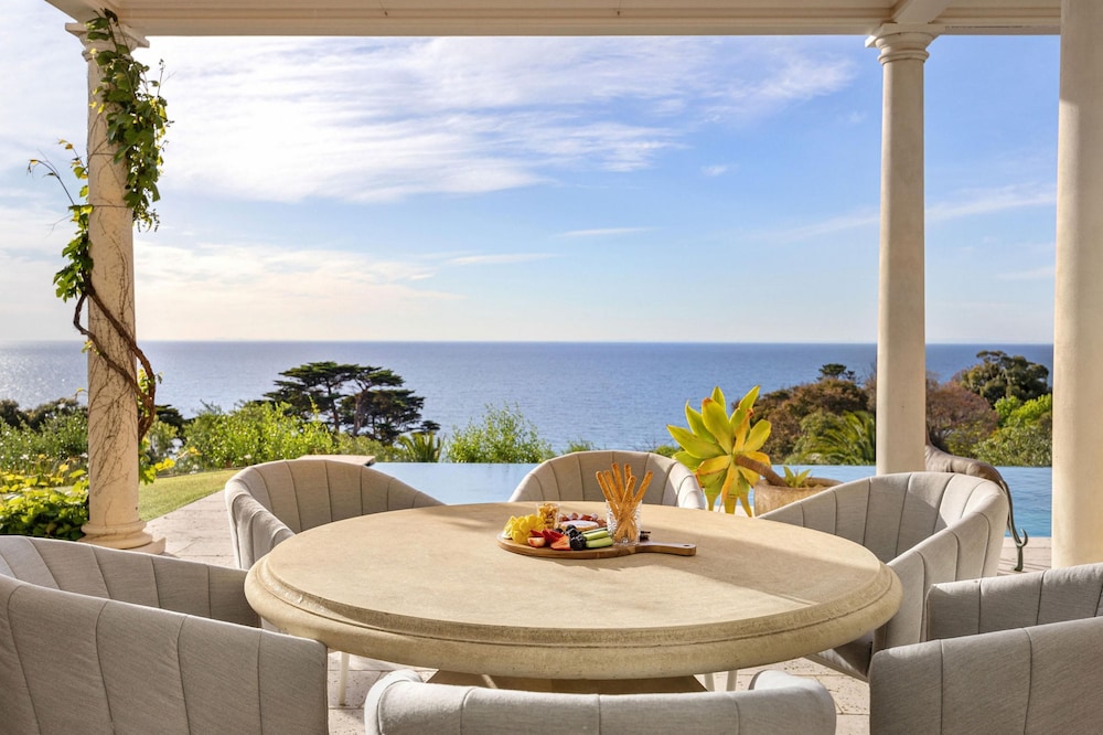 The Bay Crest Manor Views Pool Beach
