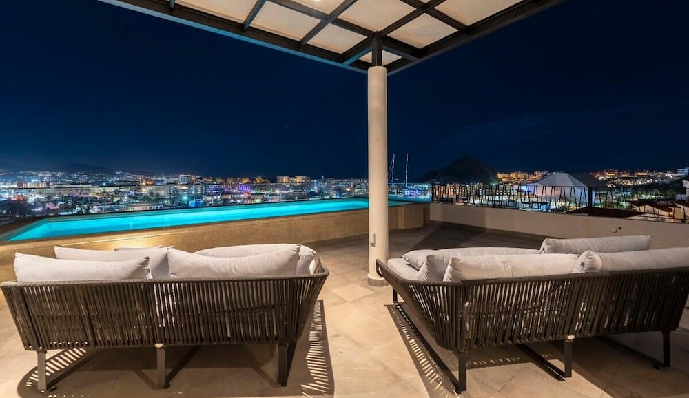 New 1BR Condo Near Marina and Downtown - Pool