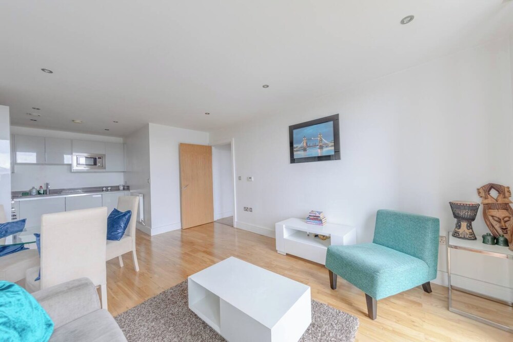 Sleek & Sunny 1BD Flat Near Greenwhich - Deptford!