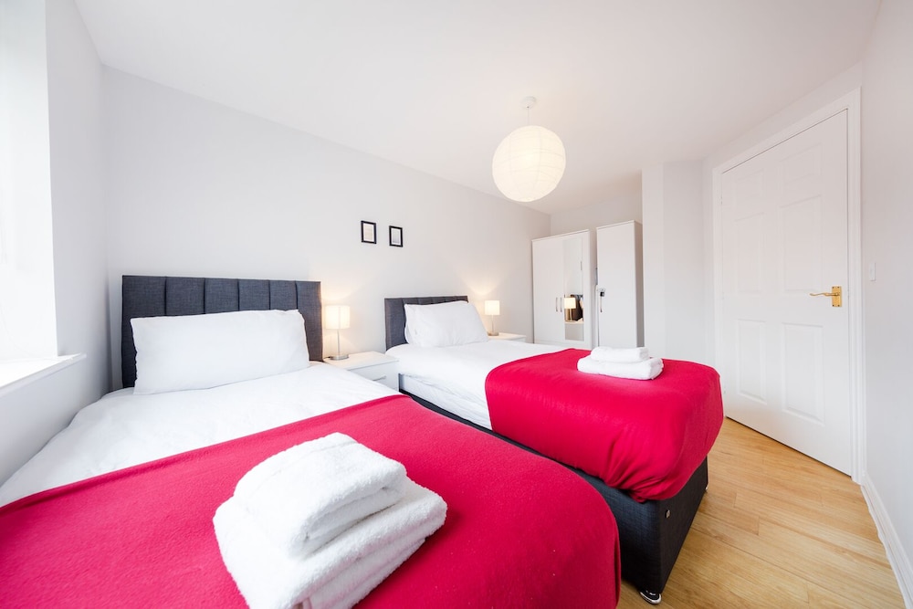 Bristol Apartment with Parking view 4
