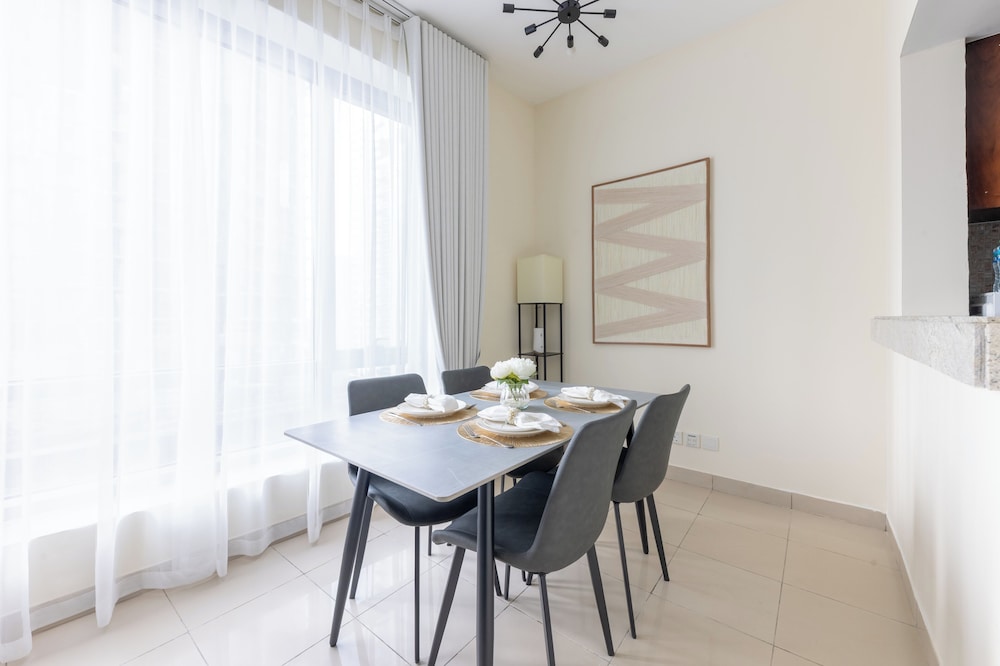 Bright & Cozy Apartment in Dubai Marina