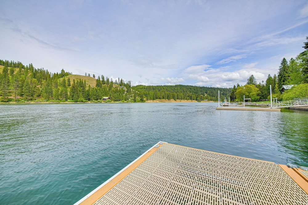 Family Fun on Ruby Creek: Cusick Hideaway w/ Dock