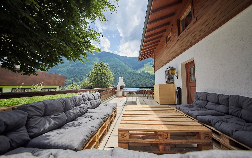 Delfi Ski & Bike Apartments