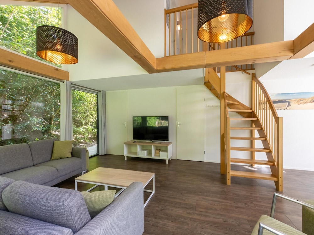 Modern Holiday Home Near Beach