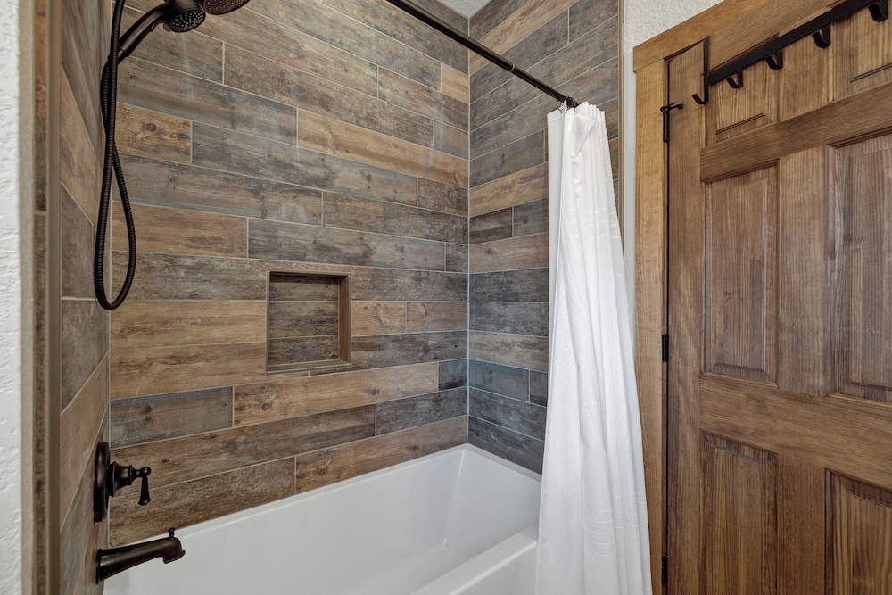 Luxury in the Hill Country, 10-mins to Downtown!