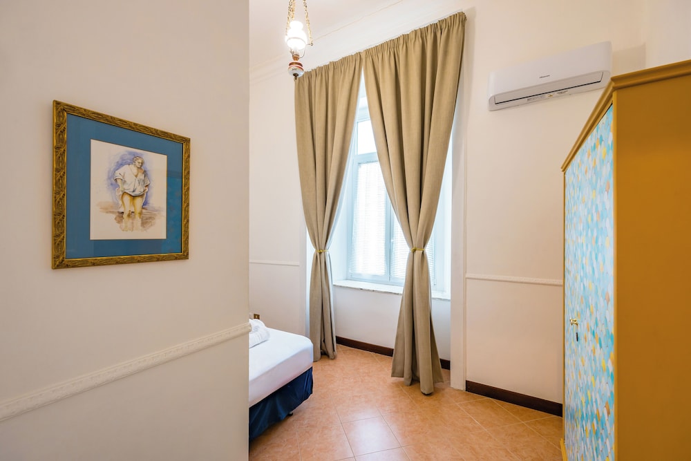 La Casa di Famiglia by Napoliapartments