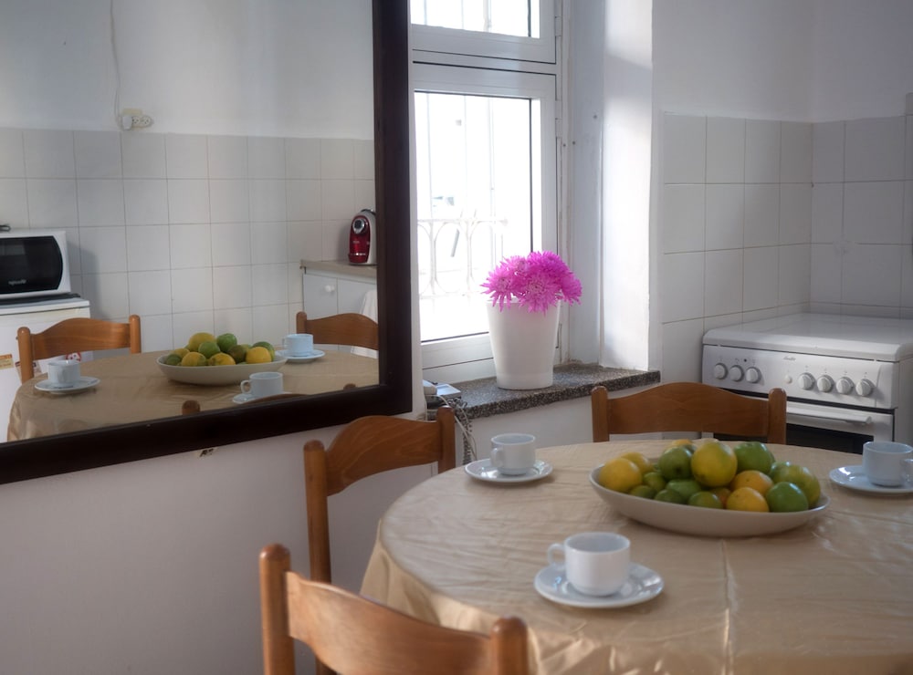 Allenby 2 Bed & Breakfast