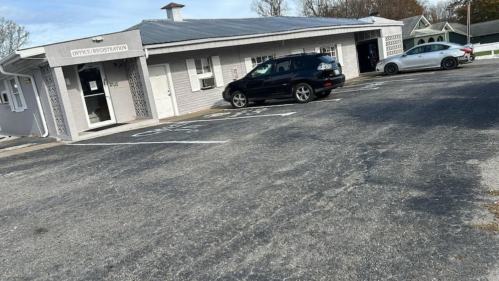 Tri-City Motel by OYO Forrest City Spindale