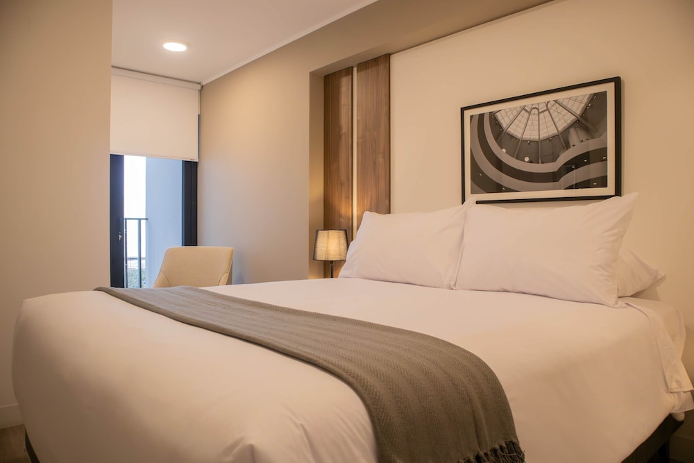 w Majestic 2BR w Balcony in Miraflores
