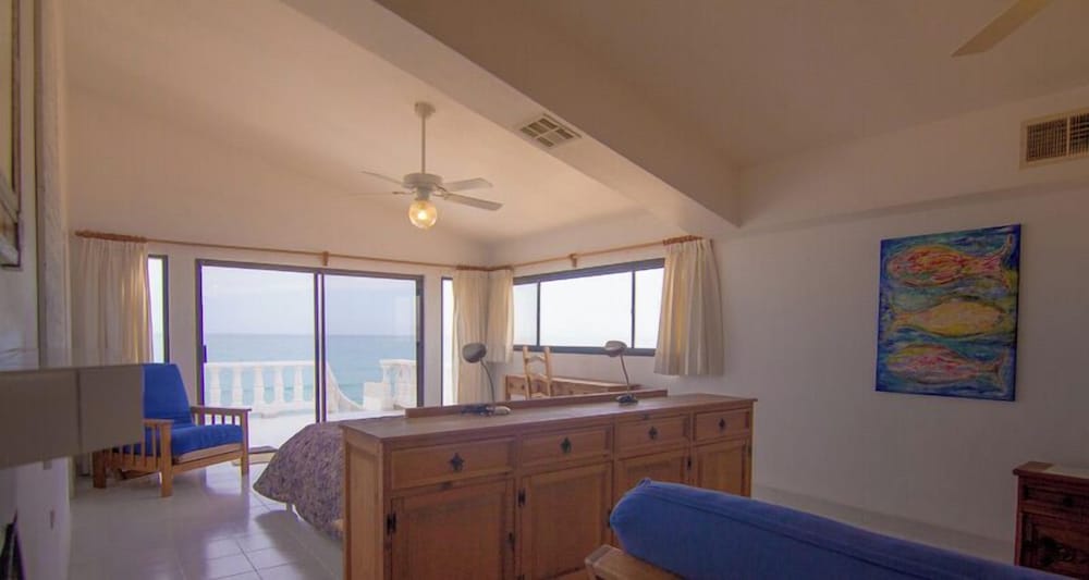 Playa Encanto Scenic Gem Ocean Front Home