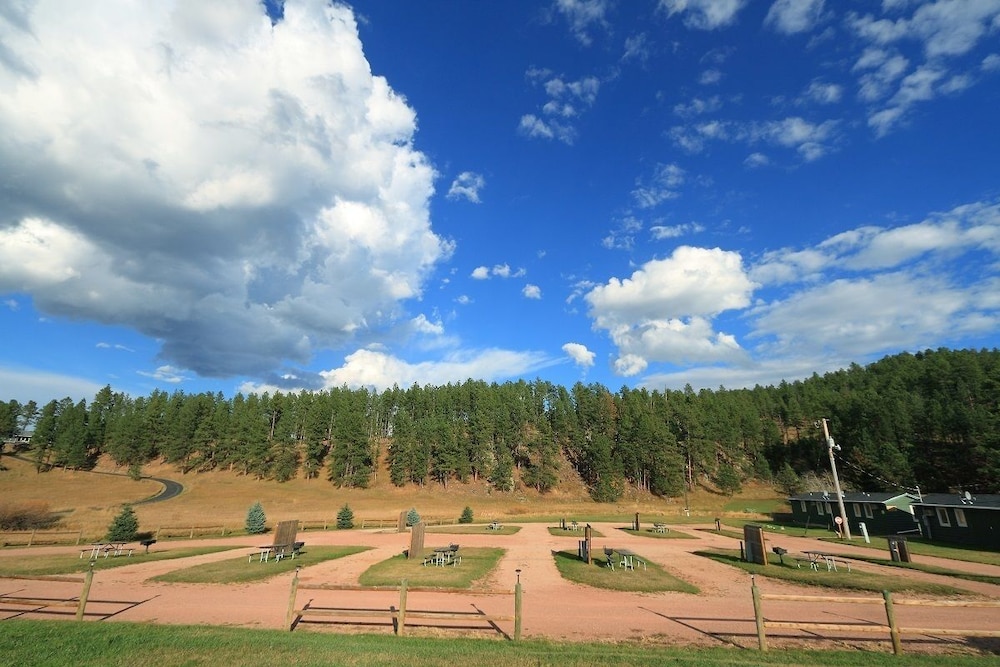 Black Elk Resort Cottages and RV Park