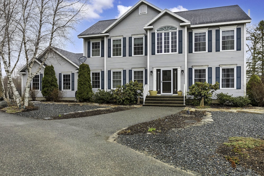 Serene 7br Haven By The Lake 7 Bedroom Home