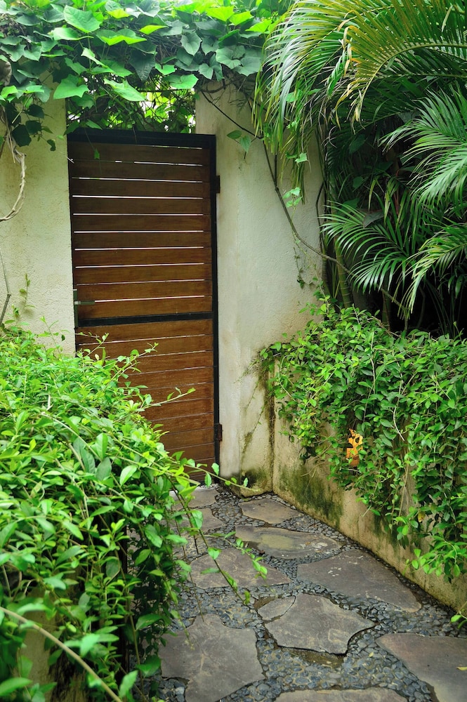 Lush 1 BR Private Pool Villa Inseminyak