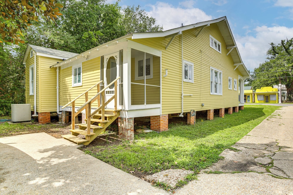 Walk to Restaurants & Shops: Dtwn Franklin Retreat